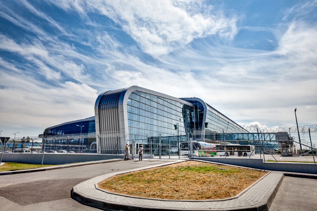 Коли можуть відкрити аеропорт Львова: названо умову