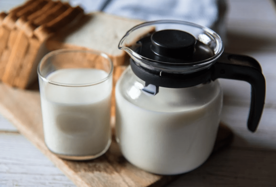 Як правильно кип’ятити молоко, щоб не було плівки та пригоряння ➤ Prozoro.net.ua