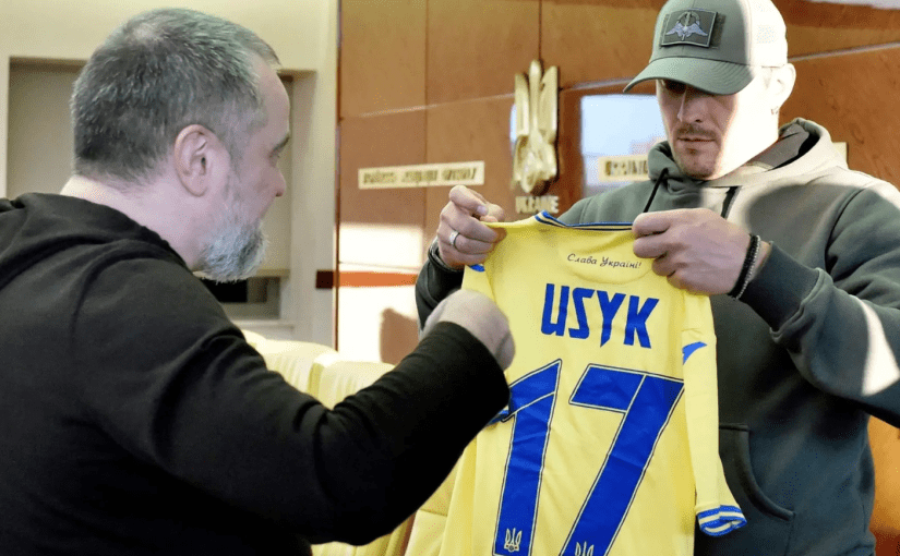 Усик отримав цікаву посаду у збірній України з футболу (фото) ➤ Prozoro.net.ua