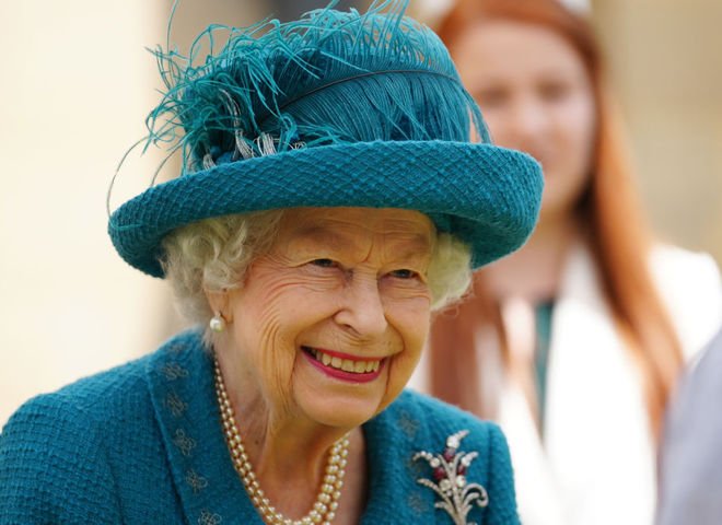 Що полюбляла невибаглива королева Єлизавета II до чаю: відео