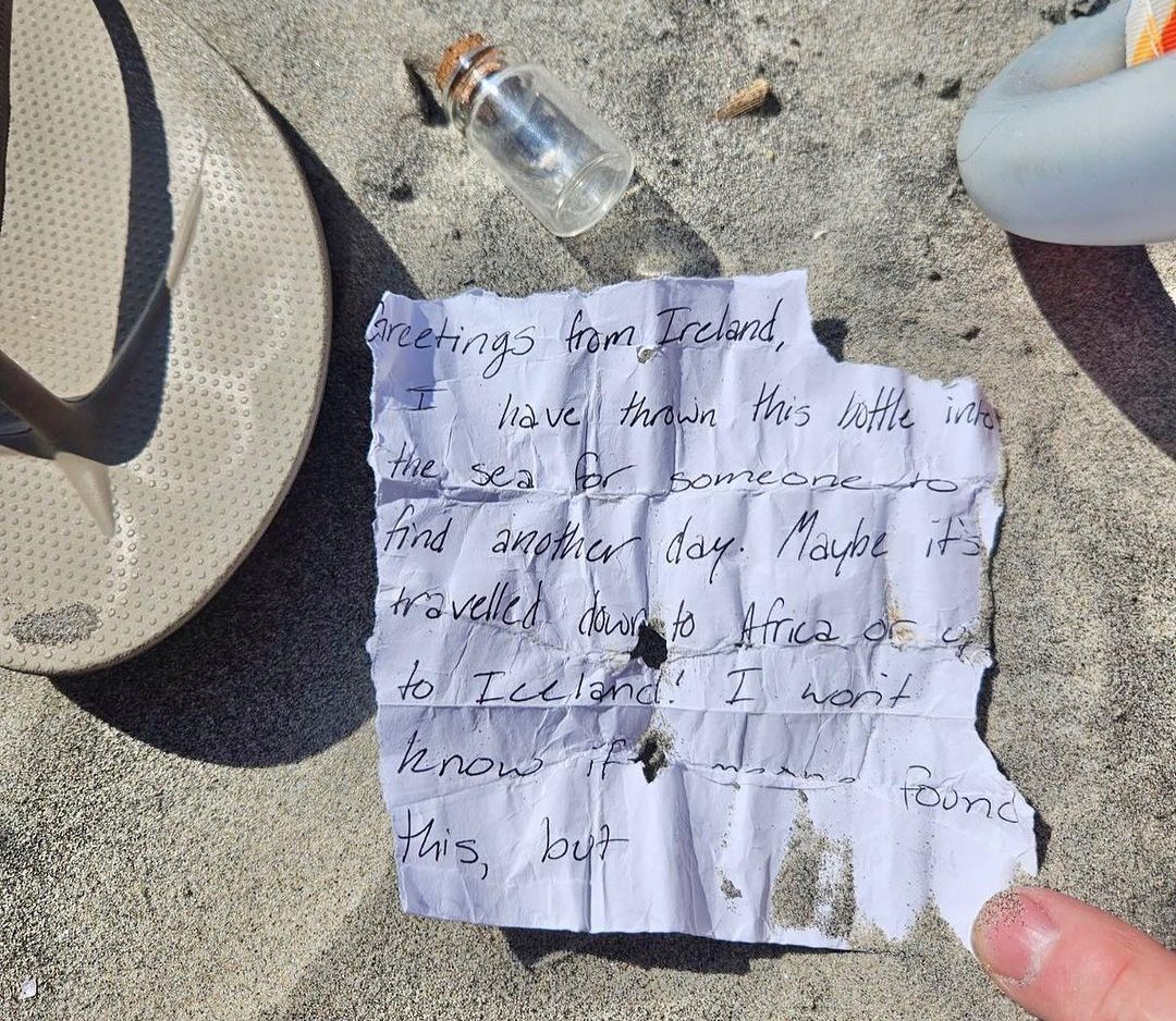 У США море викинуло на пляж пляшку із таємним посланням: фото ➤ Prozoro.net.ua