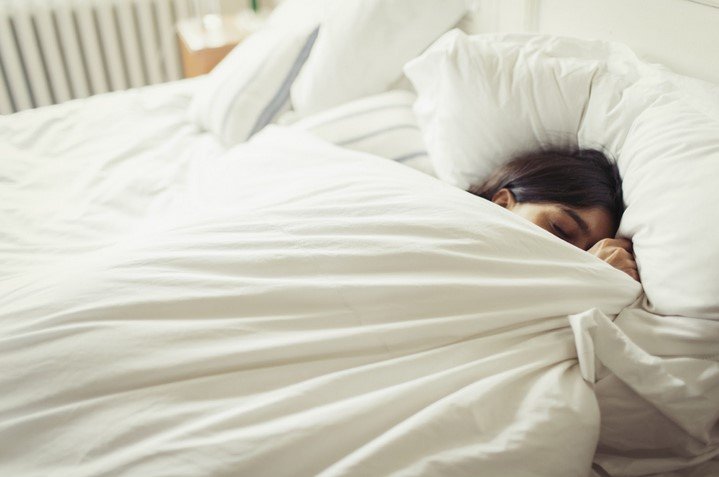 Як заснути за лічені хвилини: дієві методи