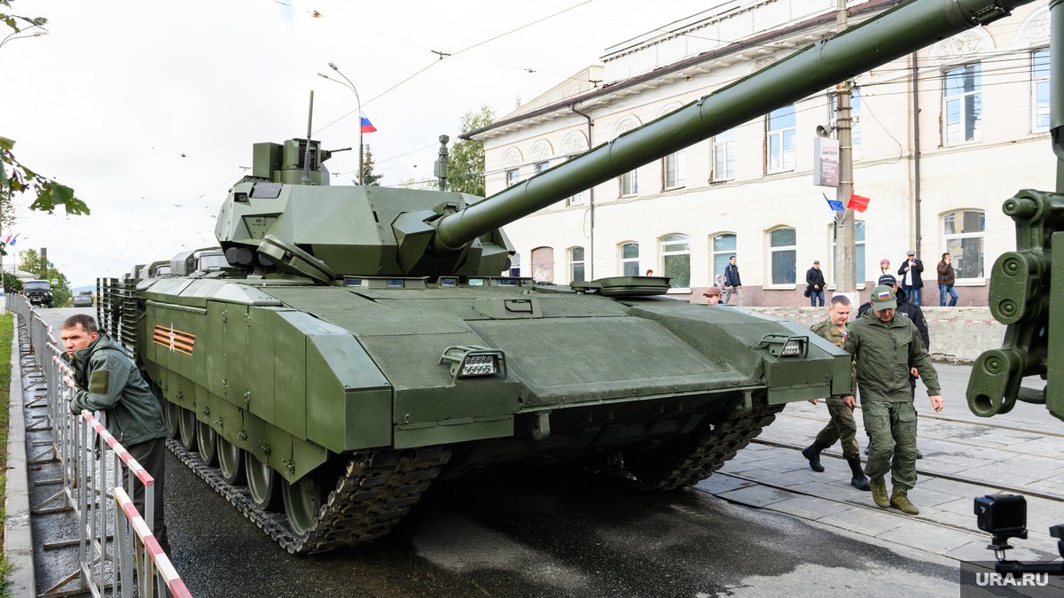 Чому Росія не відправляє на фронт танки Т-14