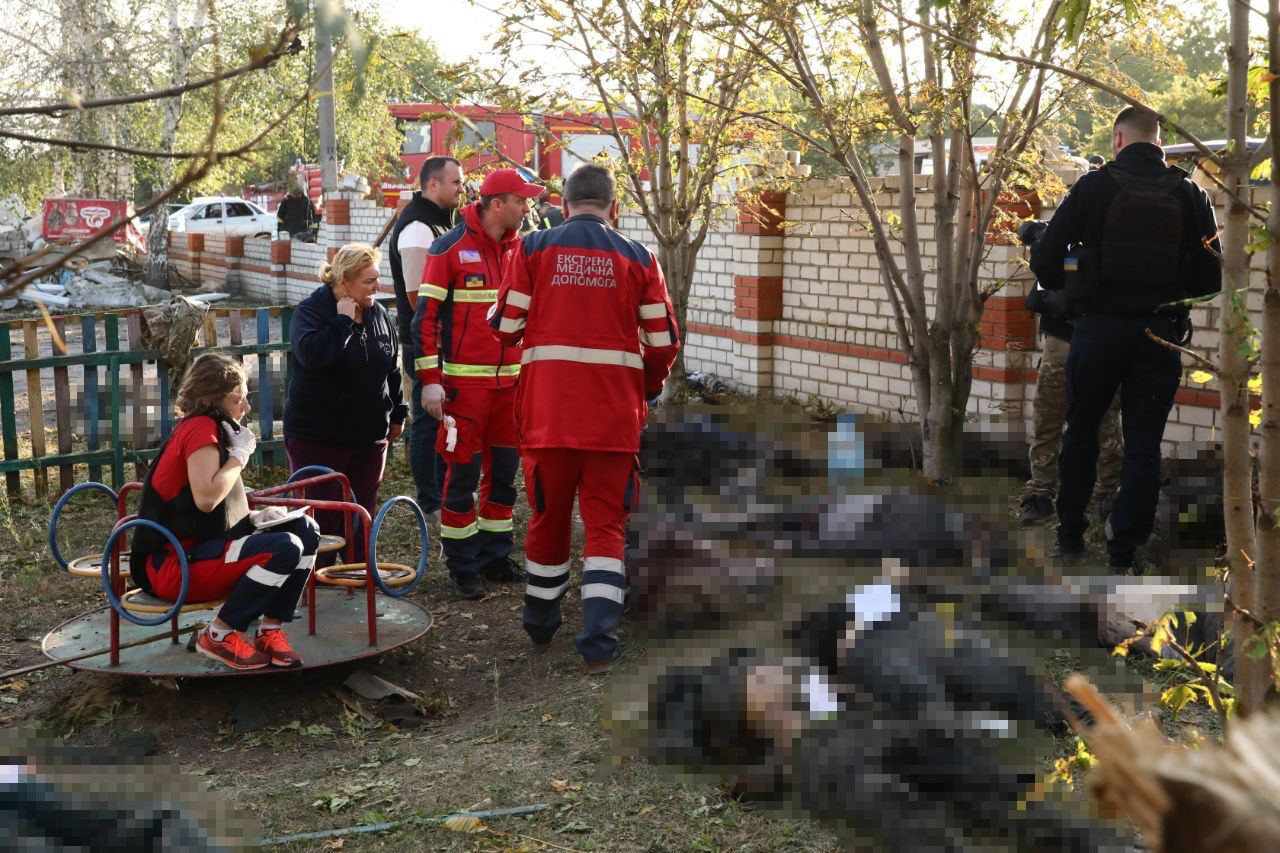 Росія однією ракетою вбила понад половину села на Харківщині