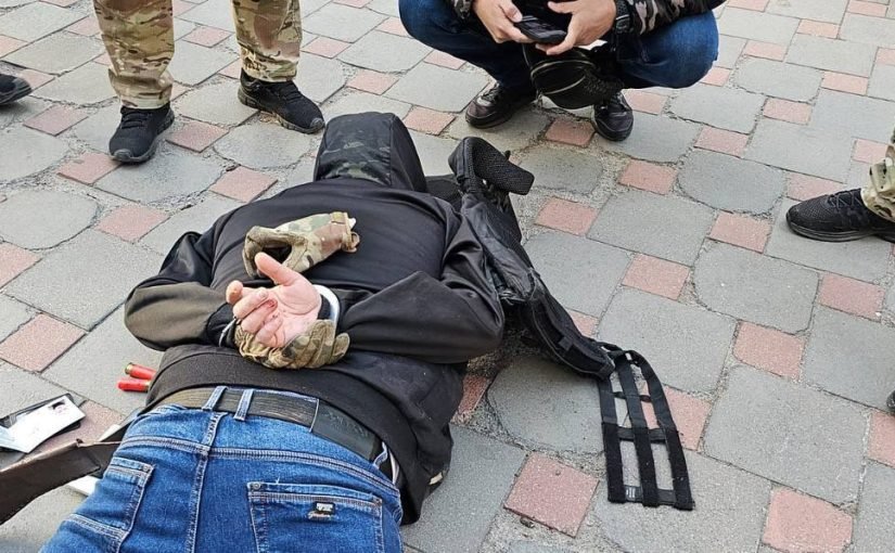 Озброєний чоловік у Києві захопив приміщення бізнес-центру: фото ➤ Prozoro.net.ua