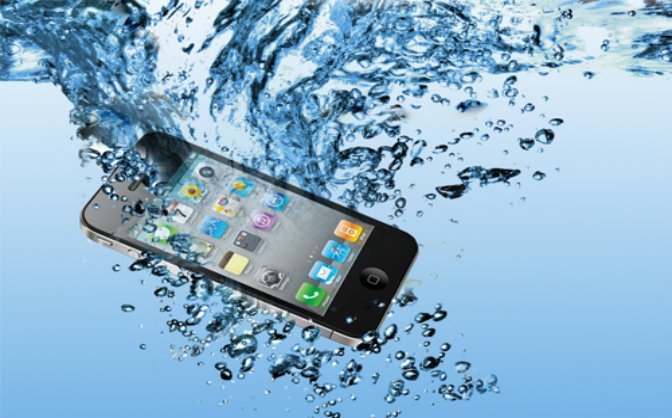 Що робити, якщо телефон впав у воду