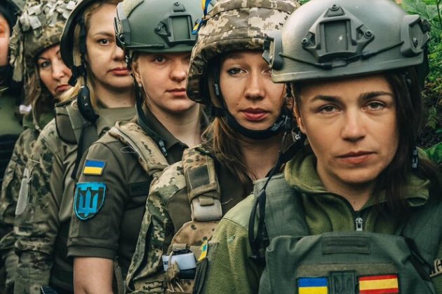 Що може чекати на Україну у разі мобілізації жінок