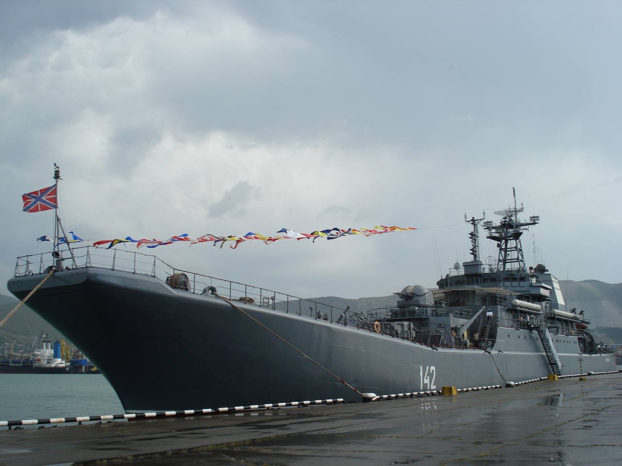 Українські повітряні сили знищили великий десантний корабель РФ у Криму
