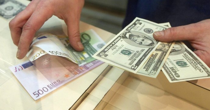 В Україні по-новому продаватимуть валюту