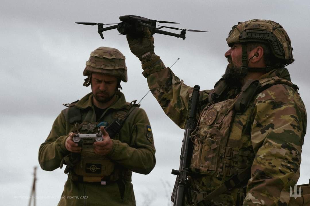 Бійці 95 бригади за допомогою дрона відбили побратима у росіян: відео
