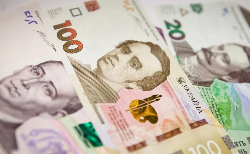 Українці залишаються без грошей через фальшиві гривні та долари  ➤ Prozoro.net.ua