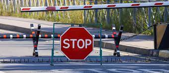 Росія закрила кордон з Естонією для автотранспорту: яка причина