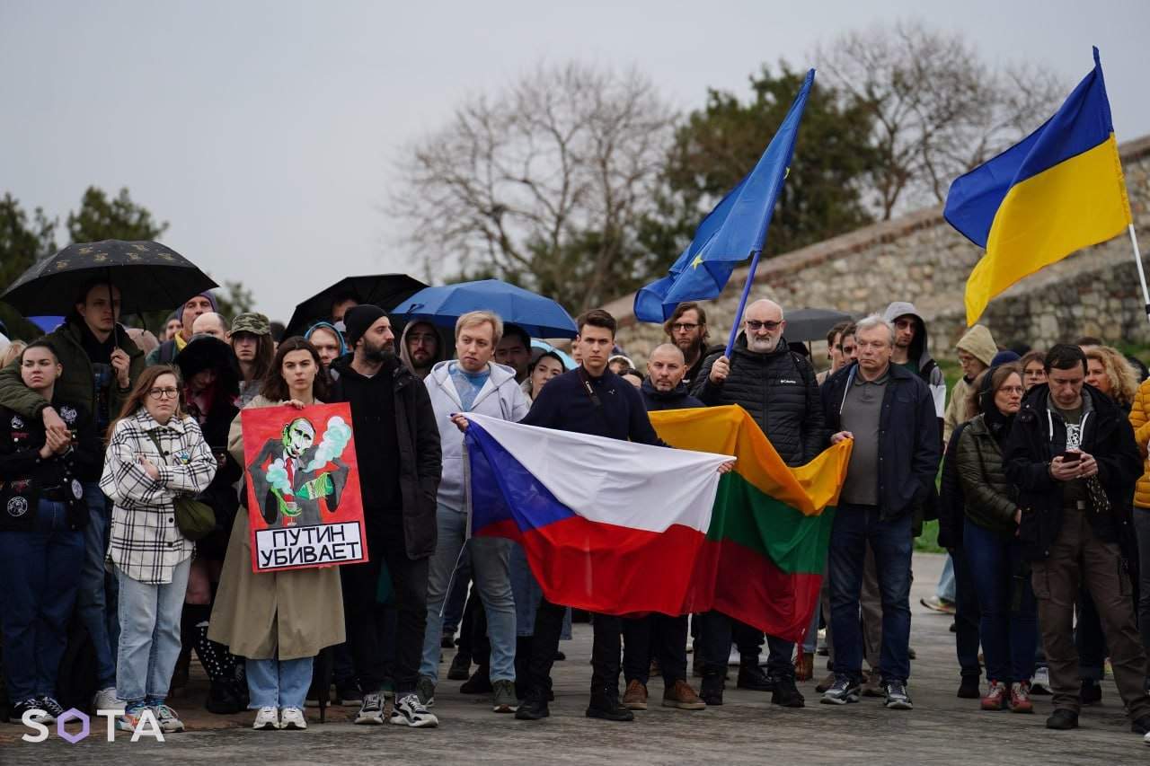 Польща не сприятиме поверненню українців додому