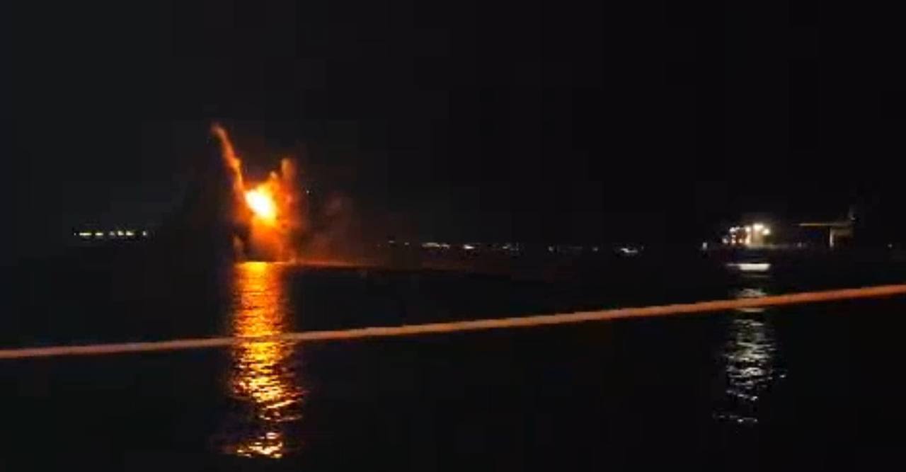 ГУР потопило патрульний корабель росіян у Криму