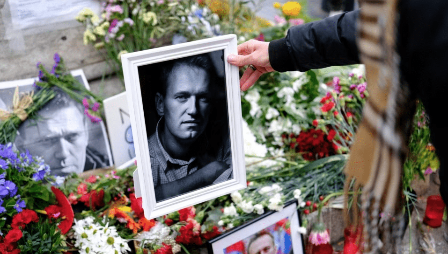 “Це не він”: на похороні Навального побачили дивний момент ➤ Prozoro.net.ua