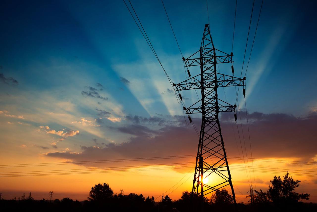 Тарифи на електроенергію з 1 травня: скільки коштуватиме світло