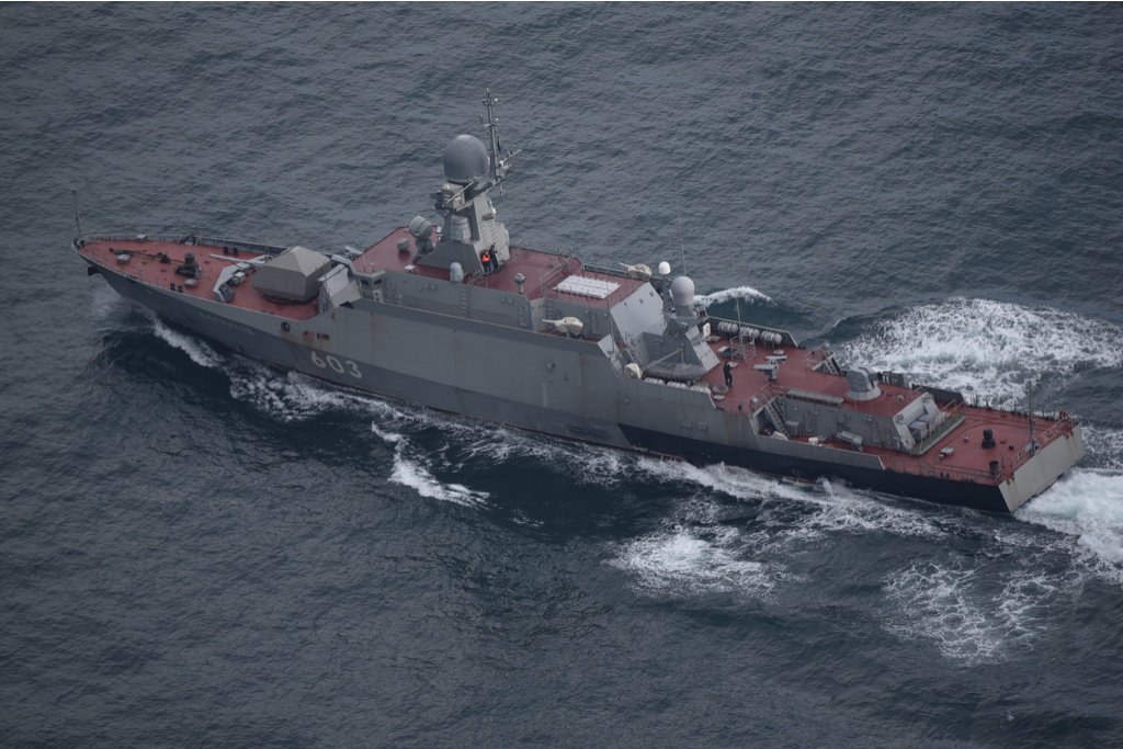Ракетний корабель РФ “Серпухов” вийшов зі строю: що сталося