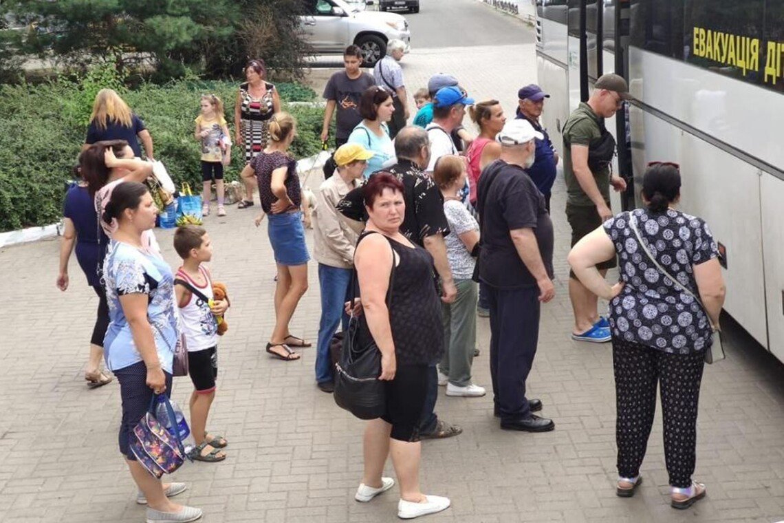 В деяких регіонах вводять безкоштовну евакуацію на захід України