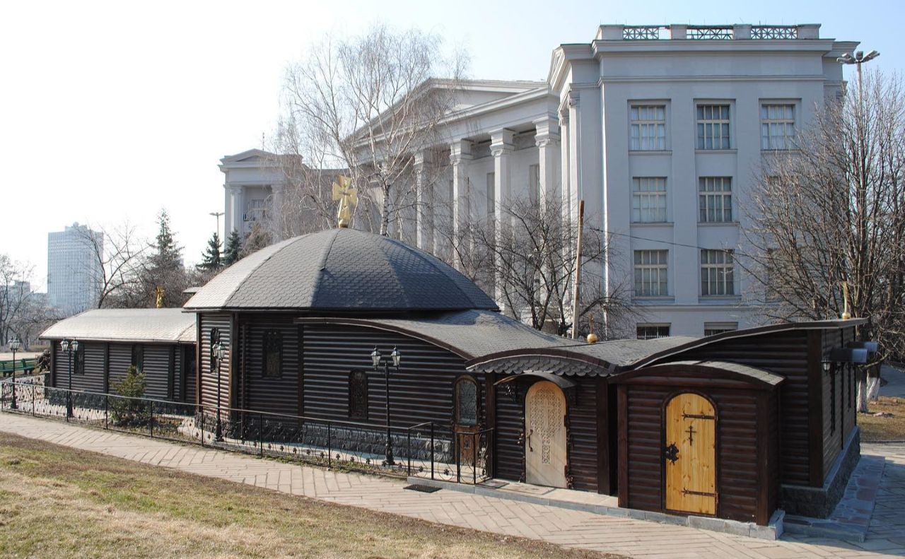 У Києві знесли незаконний храм УПЦ МП біля Десятинної церкви   ➤ Prozoro.net.ua