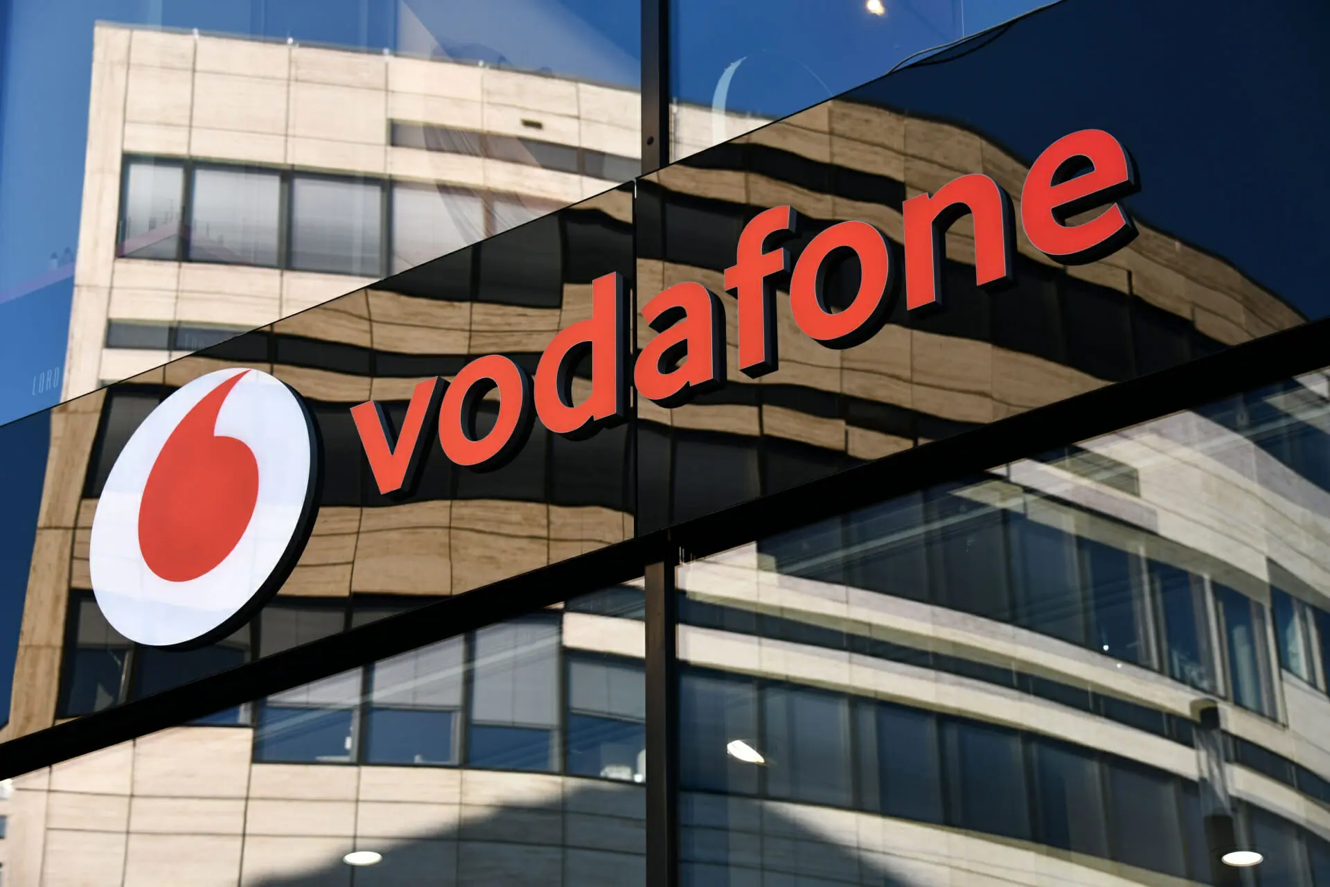 Номери Vodafone починатимуться з нового коду  