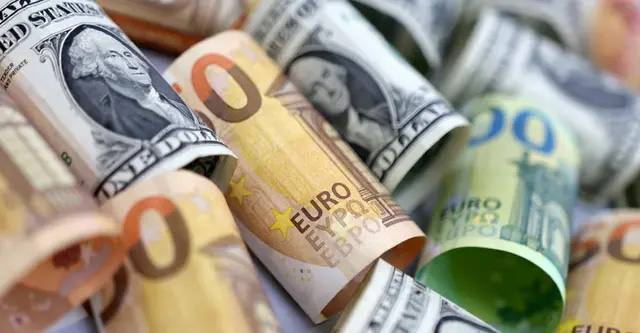 Курс валют в Україні: долар нестримно дорожчає, побито всі рекорди 