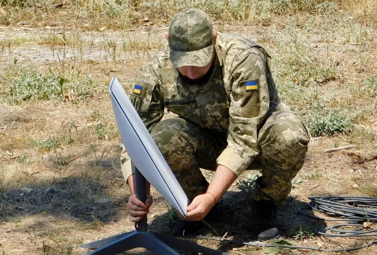 Росія використовує секретну зброю проти українських Starlink  