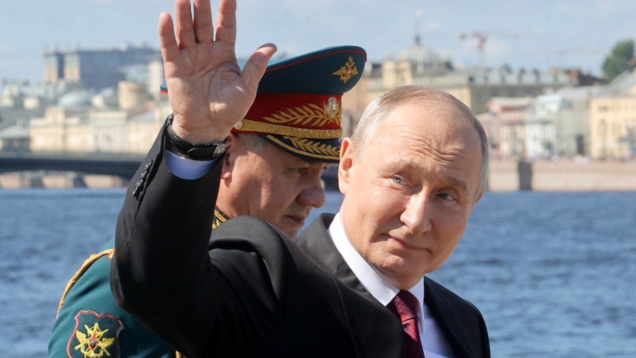 У Зеленського пояснили, чому Путін почав носити бронежилет ➤ Prozoro.net.ua