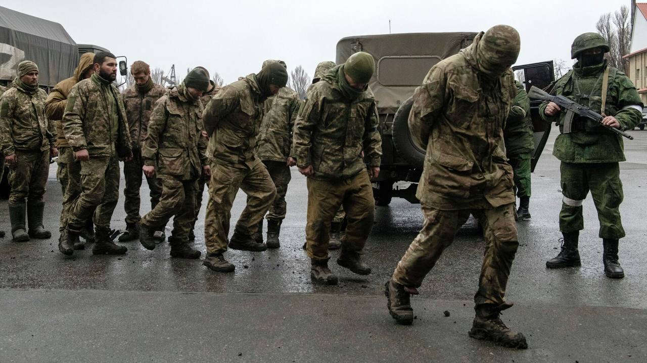 Окупанти знущалися з полонених бійців ЗСУ: реакція України