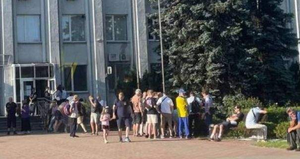 У Києві утворилися черги під ЦНАПами: час для оновлення даних спливає