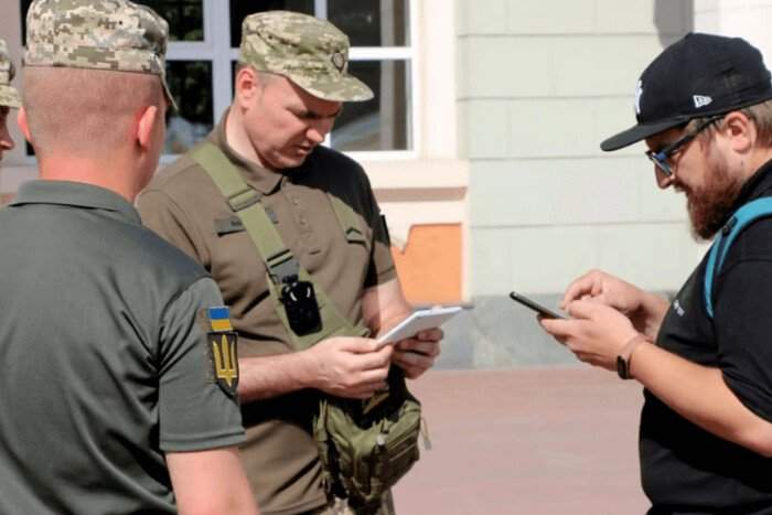 У Міноборони пояснили, чи будуть затримувати військовозобов’язаних на вулиці