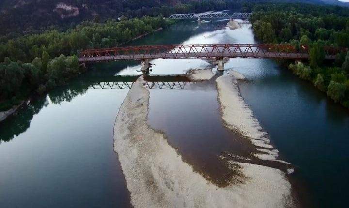 На Закарпатті огородили річку Тису колючим дротом