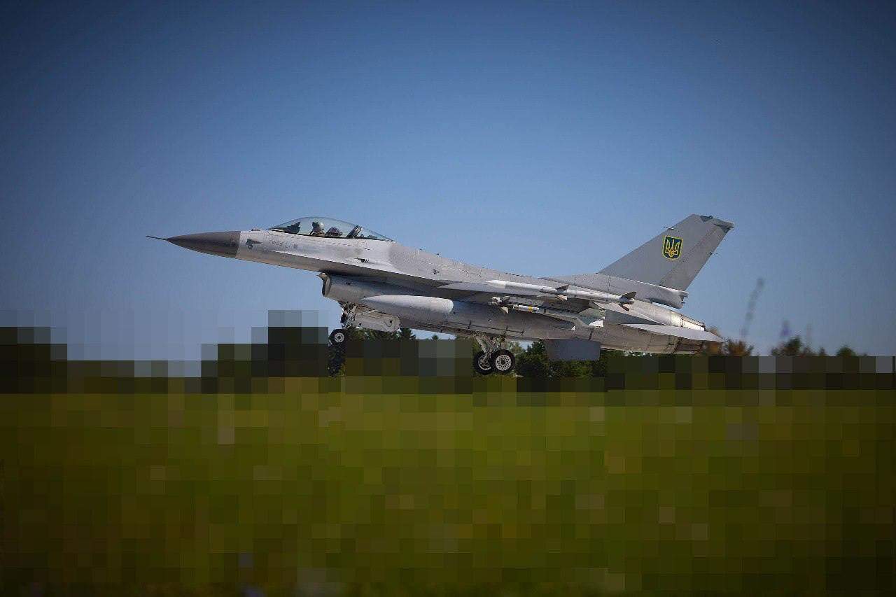 Сирський зробив важливу заяву про прибуття винищувачів F-16 в Україну