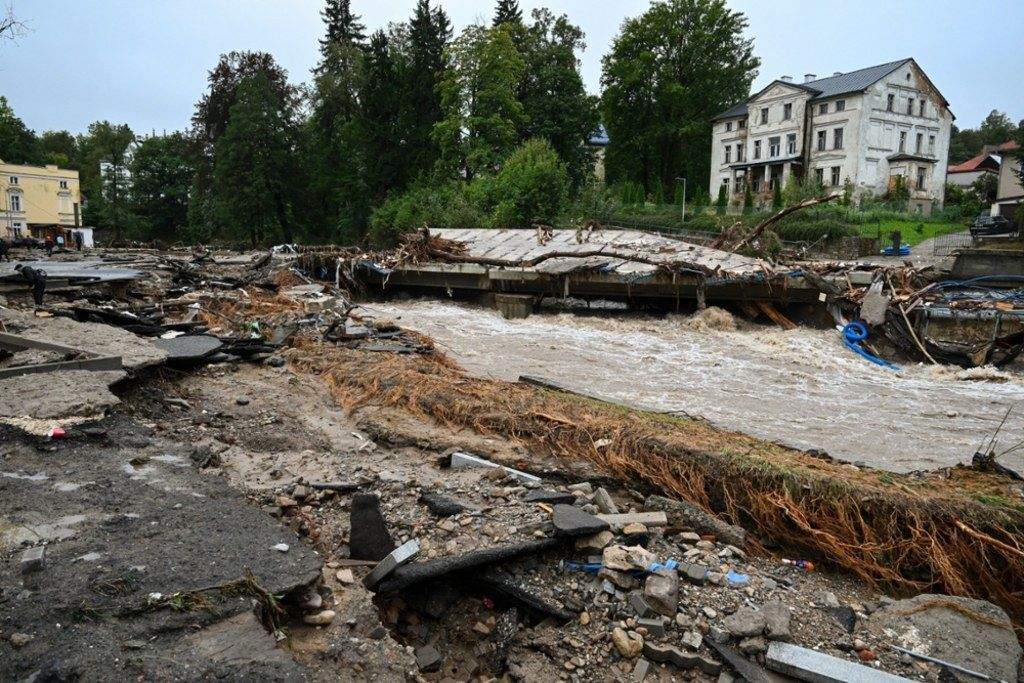 Катастрофічна повінь зруйнувала польський курорт: фото ➤ Prozoro.net.ua