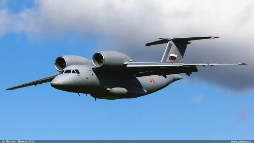 військово-транспортний літак РФ Ан-72