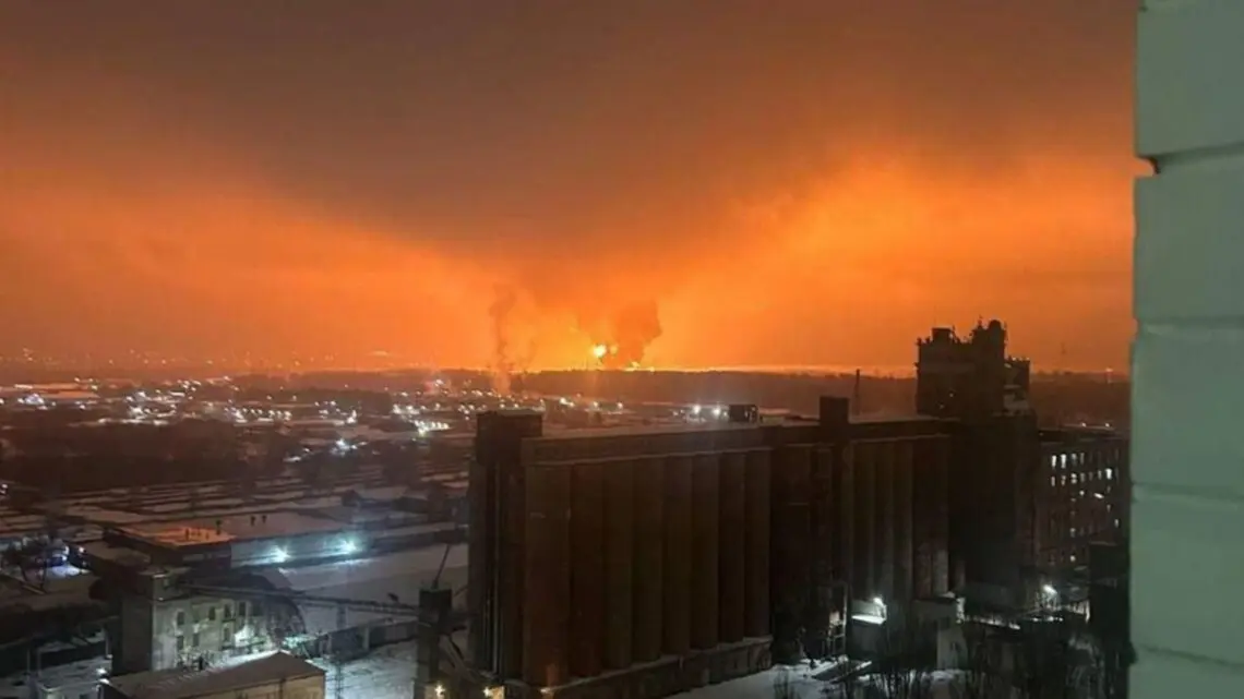 Дрони у російському Брянську атакували завод (відео)
