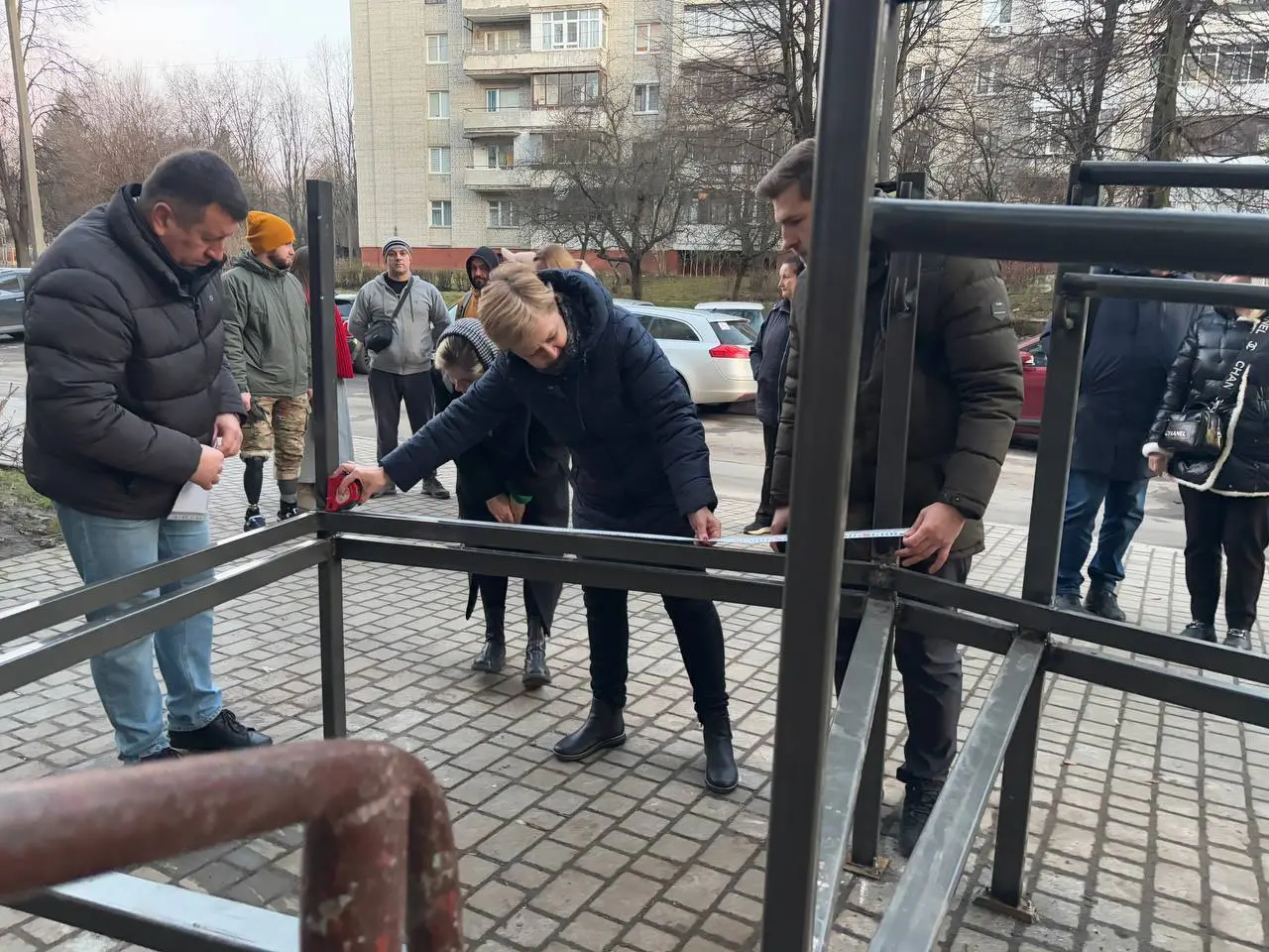 У Львові скандал через пандус для військового, який втратив на війні обидві ноги: фото