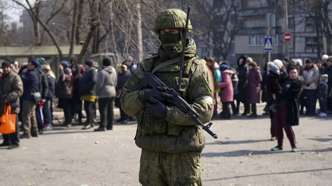 Чому українці повертаються в окупацію: не через любов до Росії