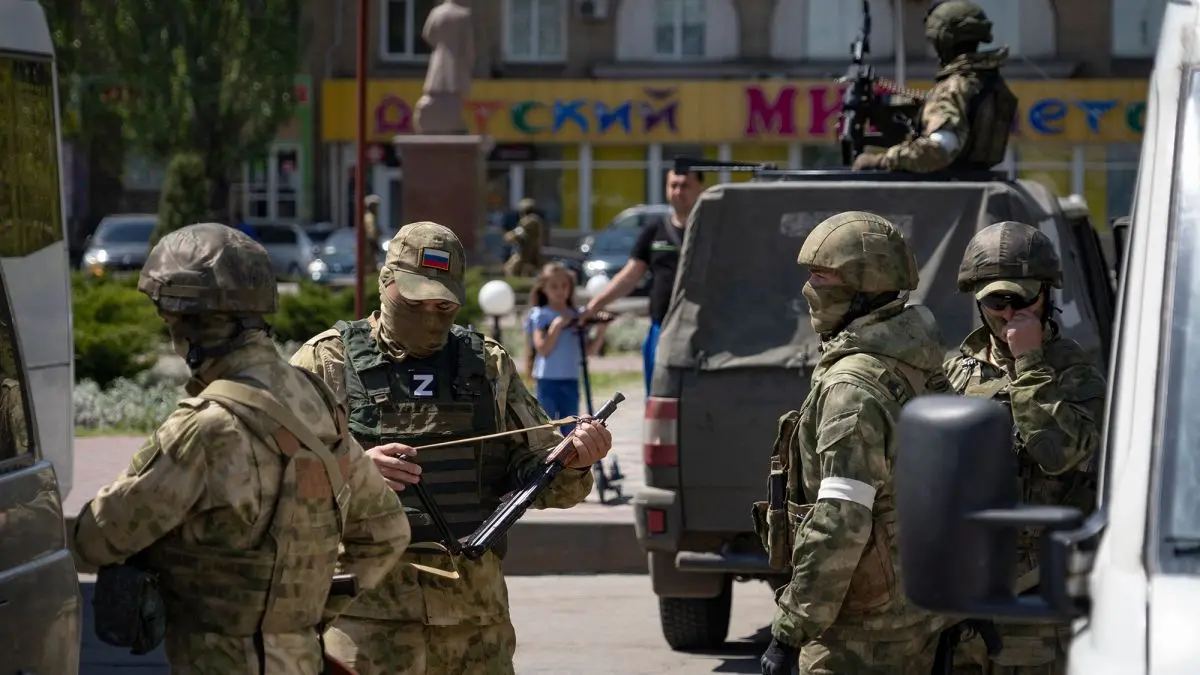 Окупанти вирушають на штурми на цивільних авто: аналітики пояснили тактику росіян 