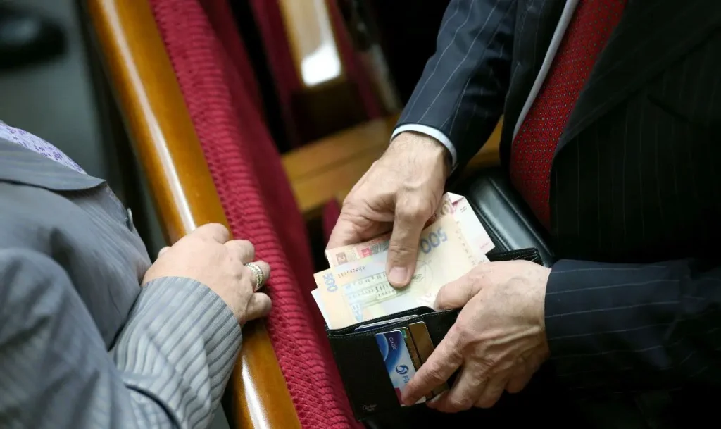 Зарплати українців,Прогнозоване зростання мінімалки,Яка мінімальна зарплата зараз Зарплати українців Яка мінімальна зарплата зараз