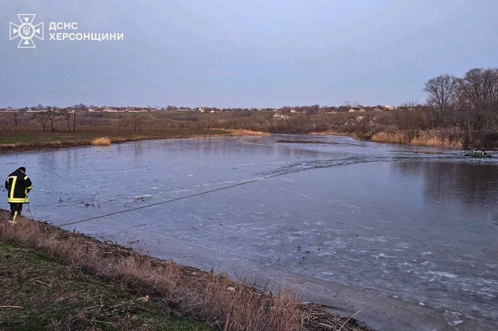 Страшна трагедія на Херсонщині: 5 дітей провалилися під кригу,двоє загинули (фото)