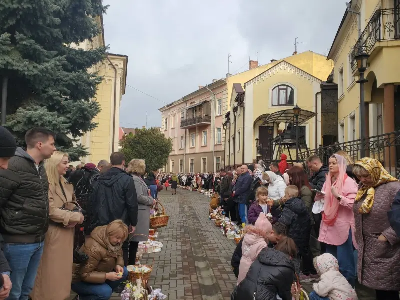 Освячувати лише верхівки пасок: священник сказав, чи є тут гріх