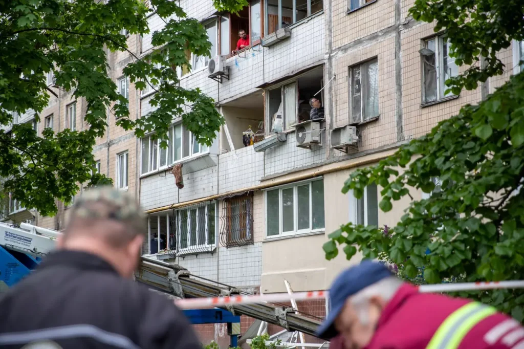 Росія,цивільні об'єкти,в Києві,окупанти,в Шевченківському районі Росія Нічна атака на Київ 7 травня - пошкоджений будинок в Шевченківському районі