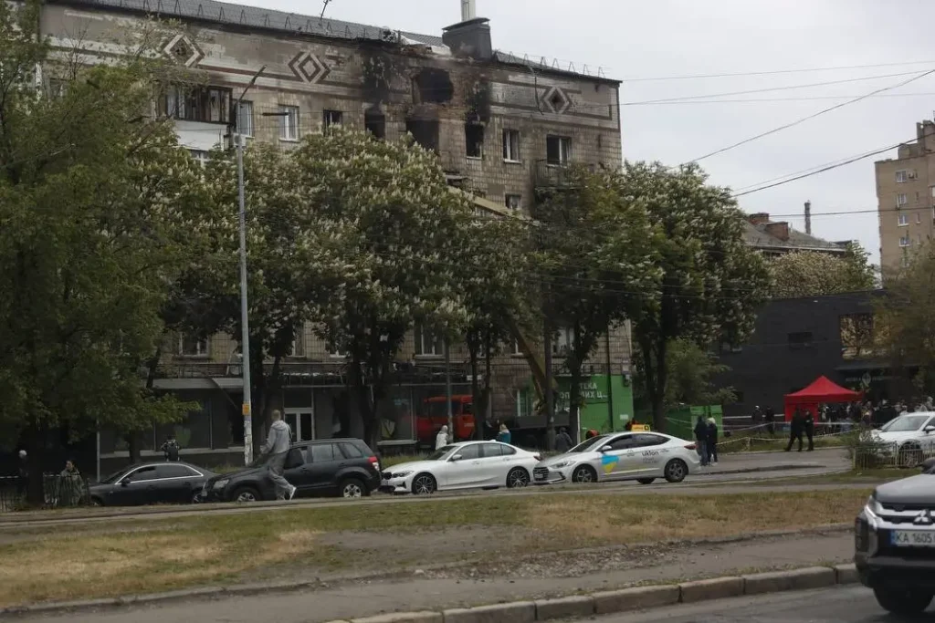 Росія,цивільні об'єкти,в Києві,окупанти,в Шевченківському районі Росія Нічна атака на Київ 7 травня - пошкоджений будинок в Шевченківському районі