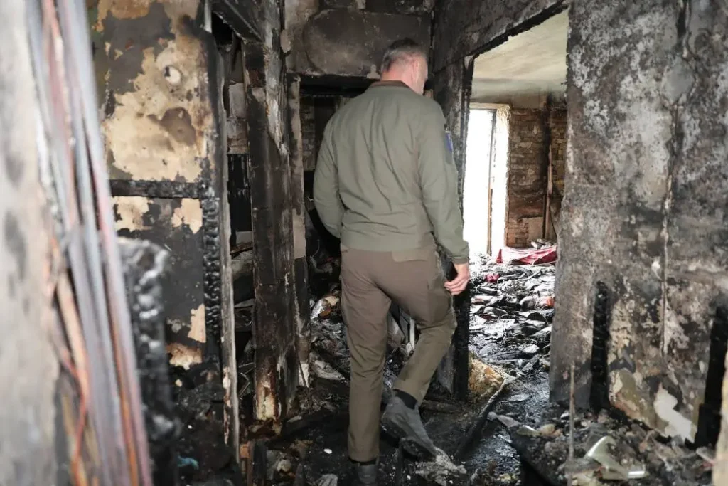 Росія,цивільні об'єкти,в Києві,окупанти,в Шевченківському районі Росія Нічна атака на Київ 7 травня - пошкоджений будинок в Шевченківському районі