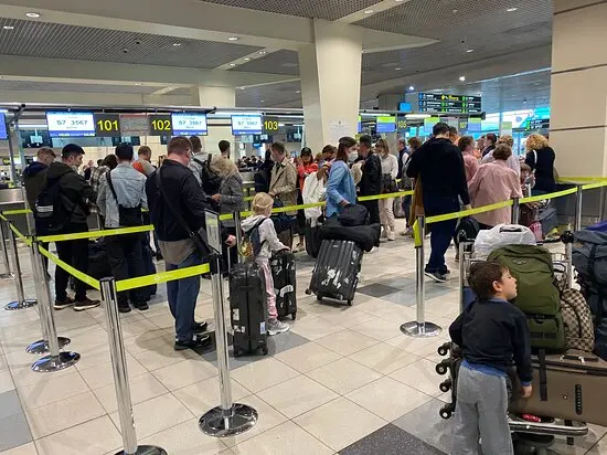 Атака дронів у Москві,Проблеми в аеропортах Москви,домодєдово Атака дронів у Москві Проблеми в аеропортах Москви