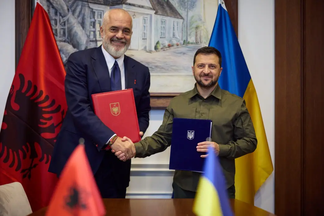 Зеленський прибув до Албанії для участі у міжнародному саміті  