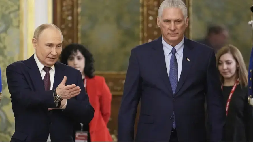 Скільки заплатить Путін за участь в параді президенту Куби