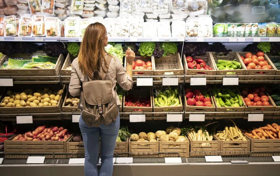 Ціни на продукти в Україні знову злетіли: скільки тепер коштують хліб, олія та крупи