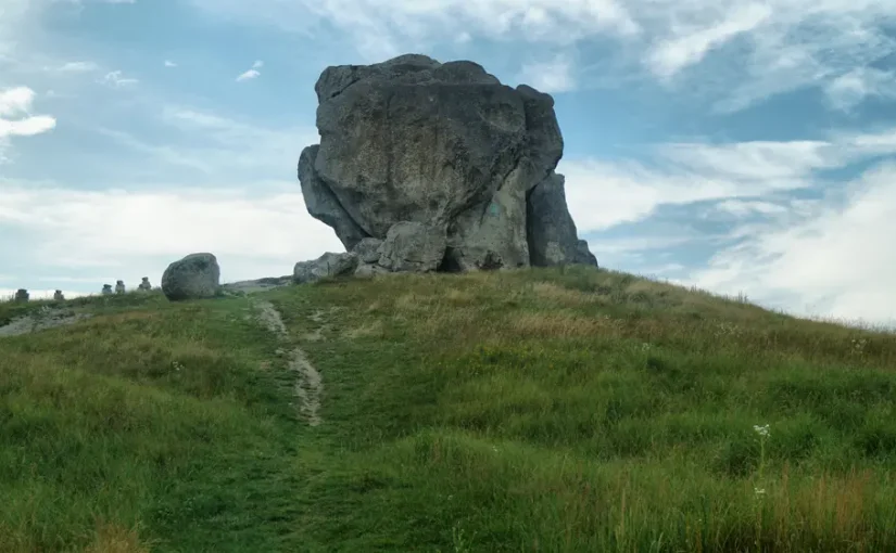 Підкамінь – місце, де чорт втратив силу: правда і міфи ➤ Prozoro.net.ua