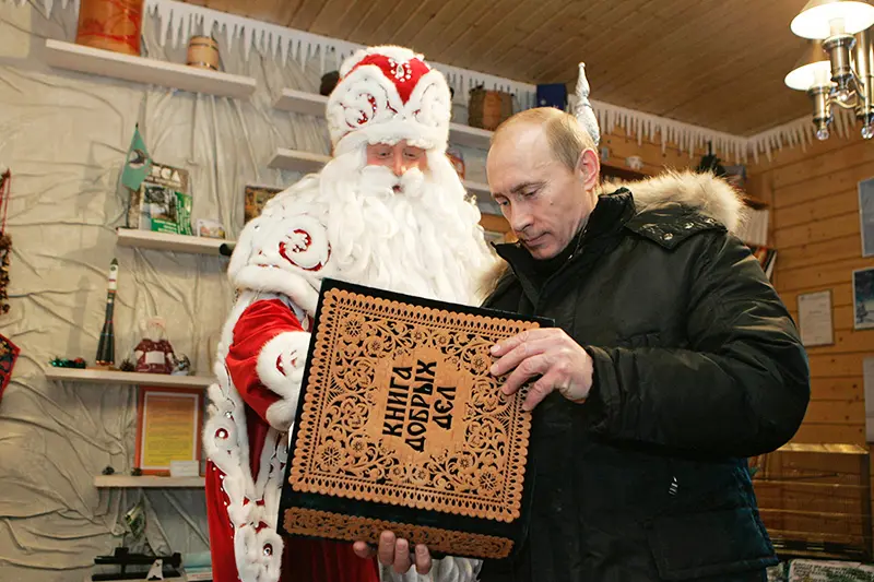 Путін розповів сльозливу історію про дідуся на війні й знову набрехав 
